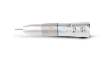 Taisnais uzgalis ar gaismu un ūdeni